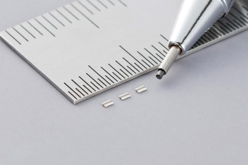 01005 Component Assembly Challenges