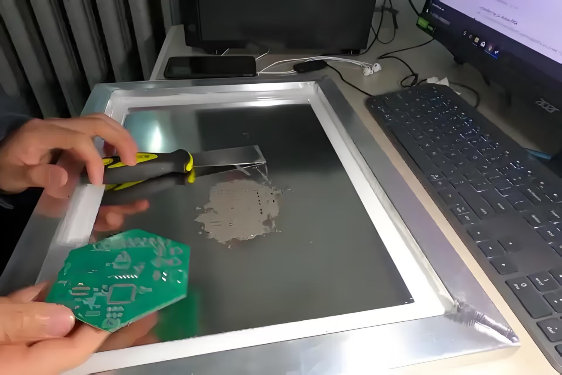 The Ultimate Guide to Solder Paste Types for PCB Assembly