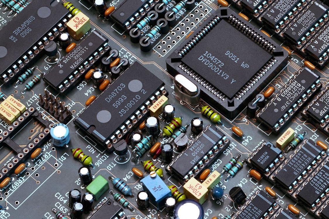 Decoding PCB Component Costs: A 2025 Engineer's Guide to Smart Procurement