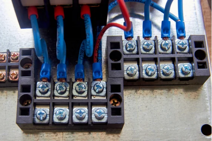 DIY Electronics: A Beginner's Guide to Using Terminal Blocks for Projects