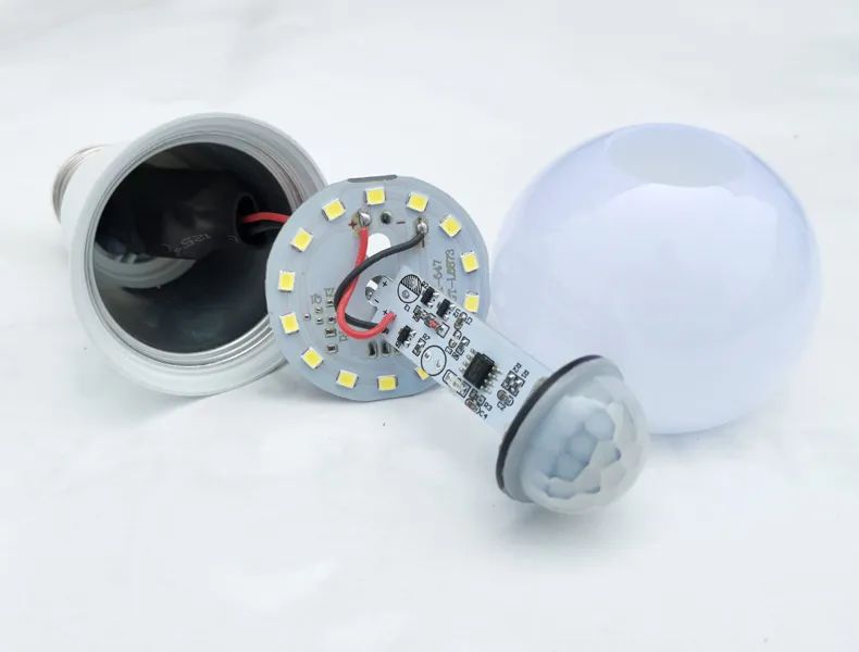 How Motion-Sensing Lights Detect Human Presence