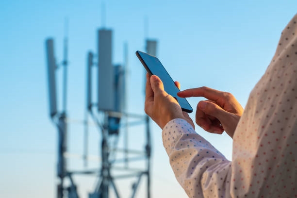 Mobile Base Stations: Cells, Sectors, Carriers Explained