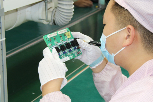 The Beginner's Guide to Visual PCB Inspection: Identifying Common Defects