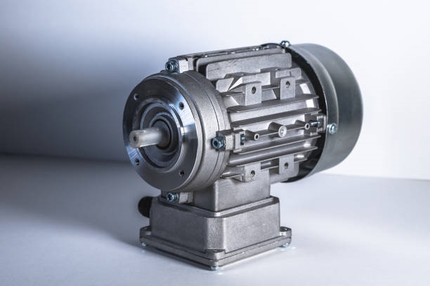Single-motor vs Dual-motor Drive Systems