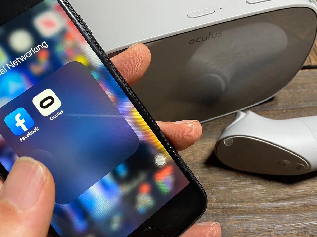 Connecting VR Headsets to Phones and AR Differences