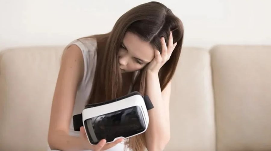 Why VR Causes Motion Sickness: Refresh Rate and FPS