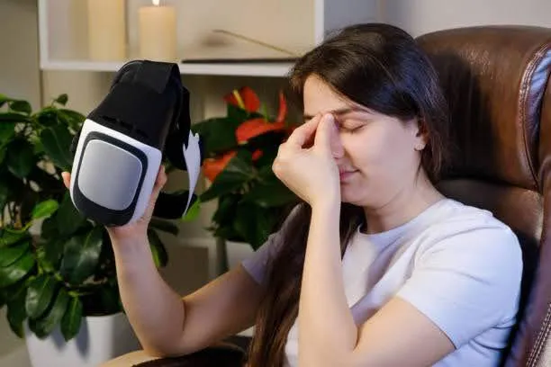 How Game Designers Reduce VR Motion Sickness