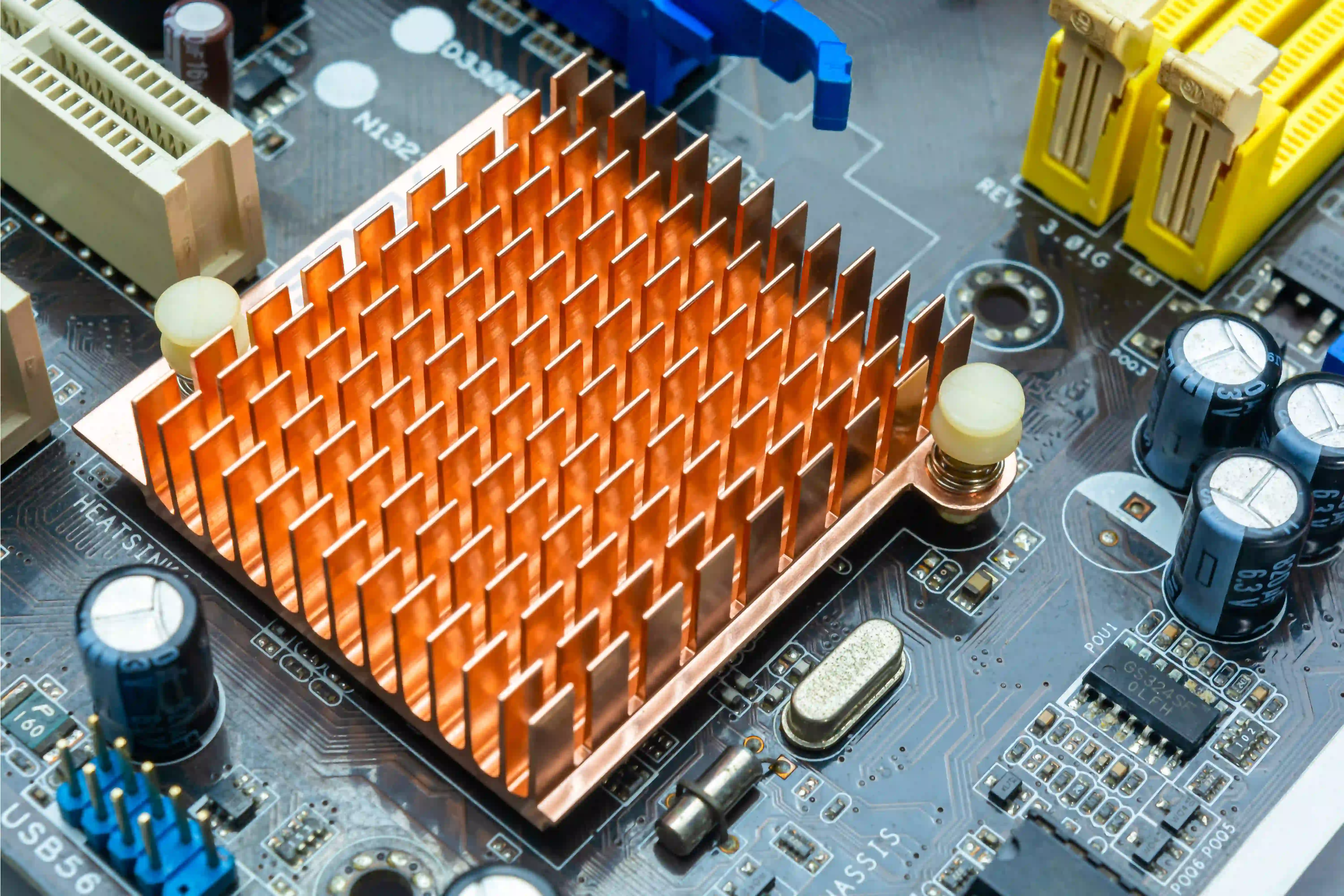 Heat sink on PCB for improving thermal performance