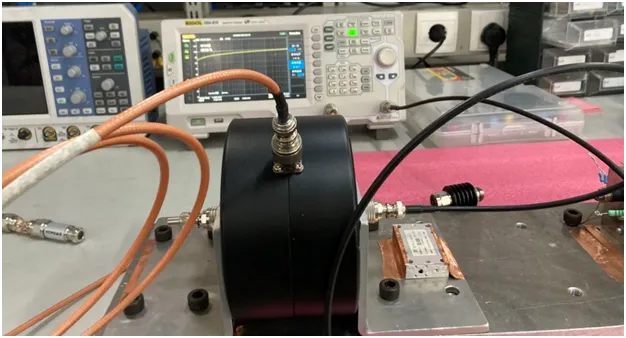 Comparison of coupling coefficients for open vs. closed-loop probes