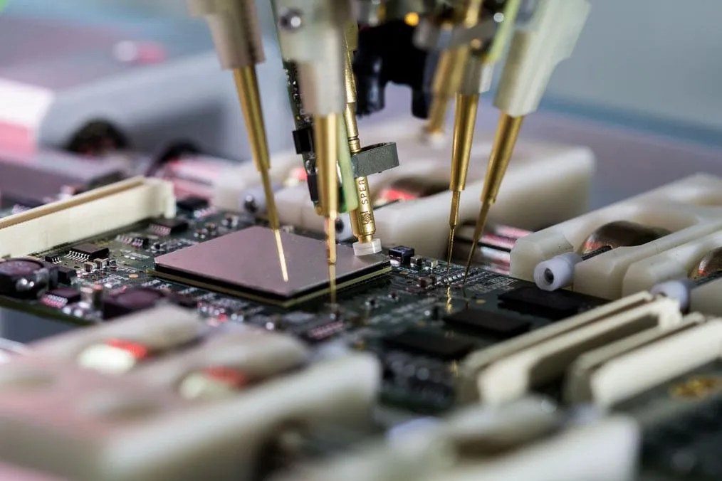 Flying Probe Testing for Small Batch PCB Production: Is It Right for You?