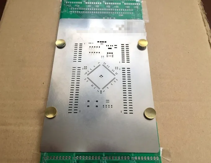 Aligning stencil over PCB using fiducial marks for solder paste printing