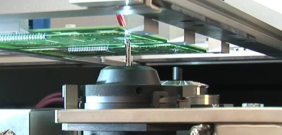 Wave soldering process for through-hole components in THT PCBA assembly