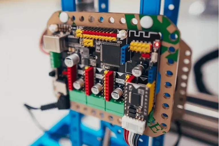 The Enduring Applications of Leaded Assembly: Where Does It Still Reign Supreme?