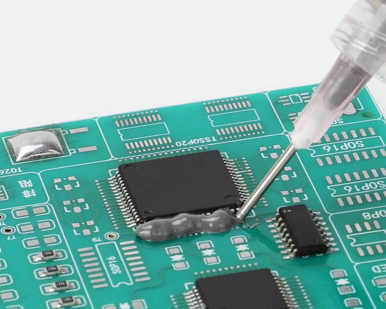 A Deep Dive into Solder Paste Selection for Rigid Board Assembly