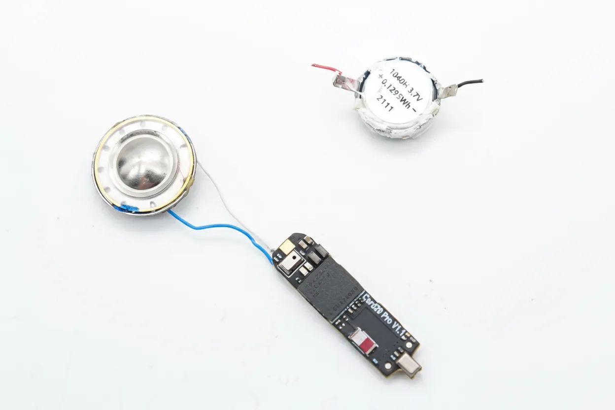 MC46 R132 MEMS microphone close-up