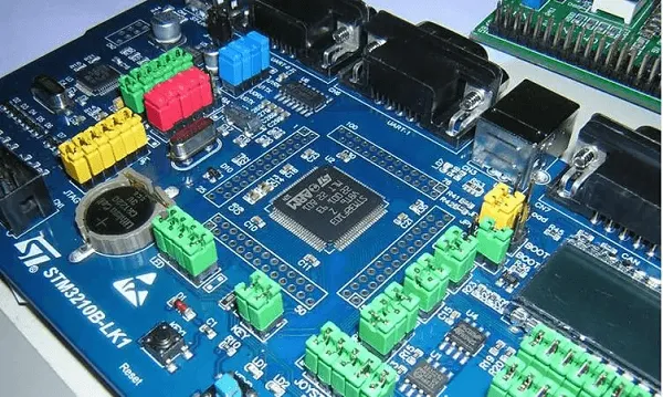 The Art of Component Selection: Choosing the Right Parts for Mixed Assembly