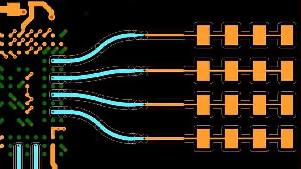 Curved trace routing in flex PCB inner layer for stress reduction