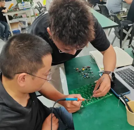 Collaboration with component suppliers for PCB assembly
