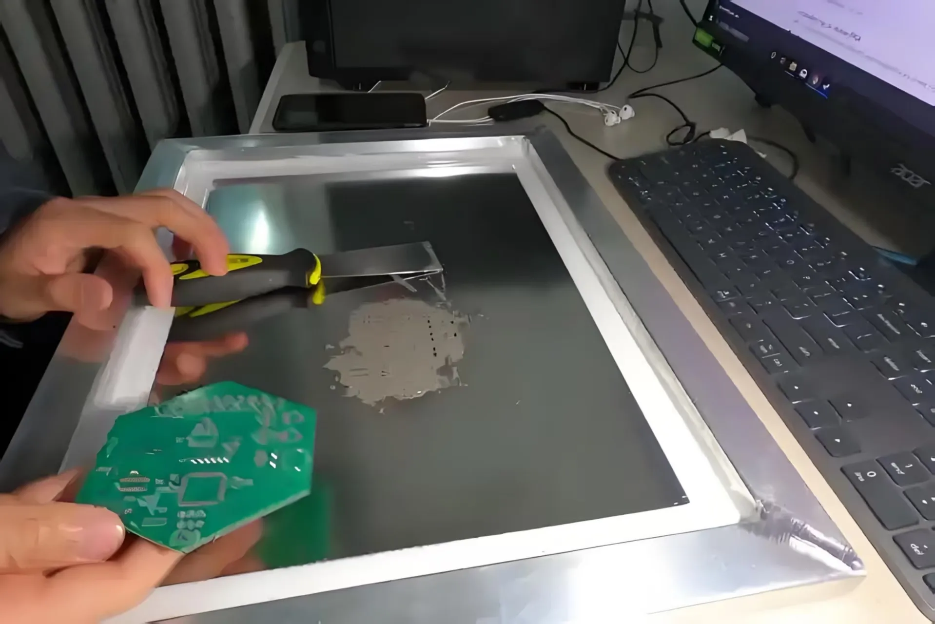 The Ultimate Guide to Solder Paste Types for PCB Assembly