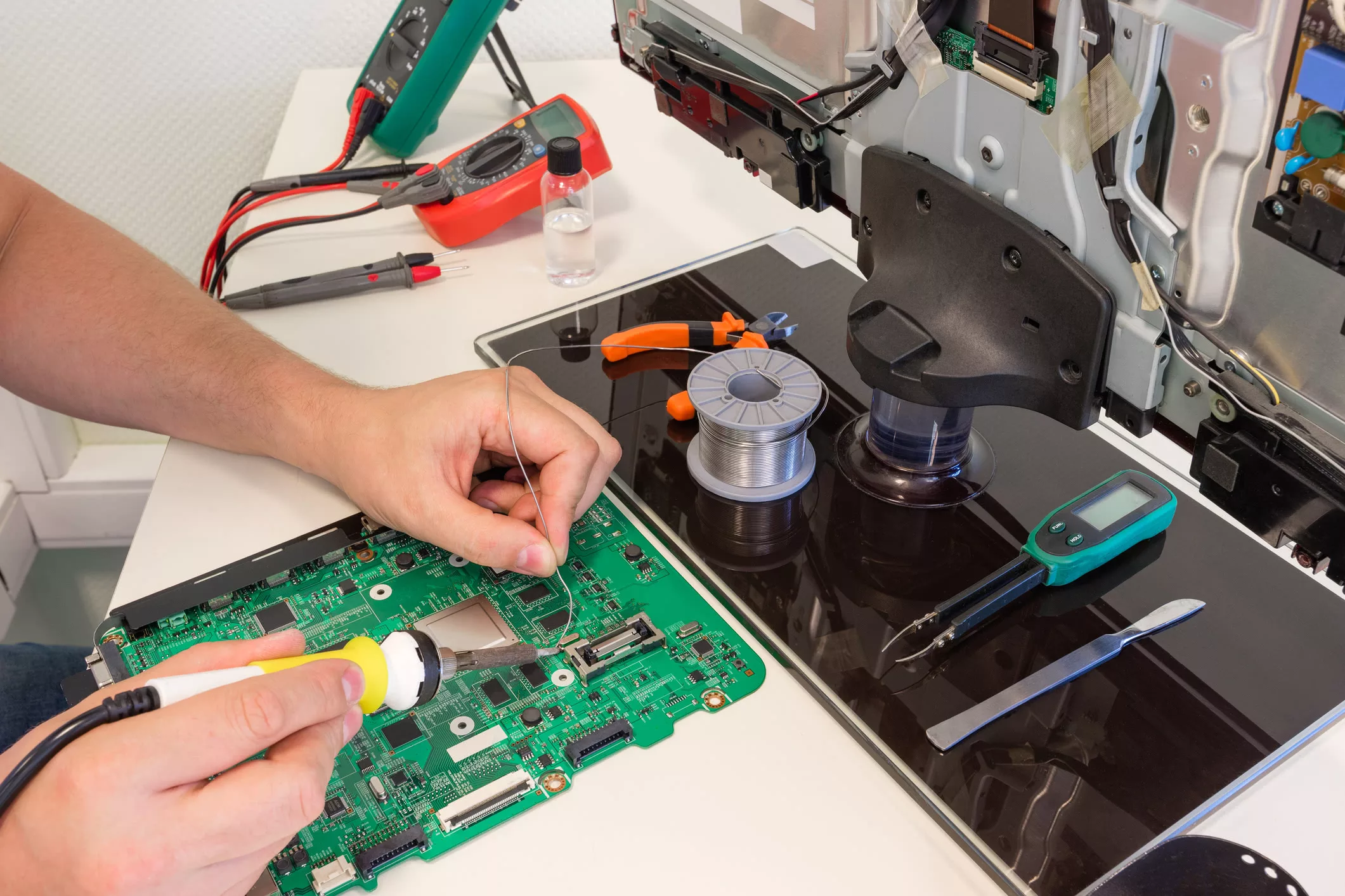 Well-maintained PCB rework station in action