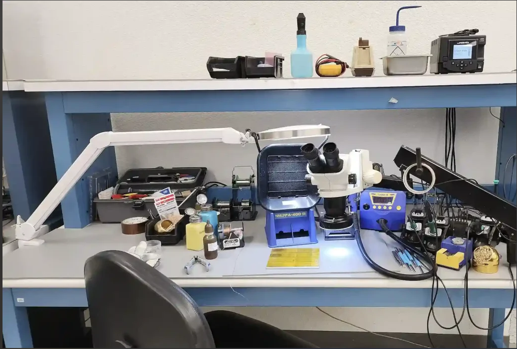 Soldering workstation setup for preventing cold solder joints