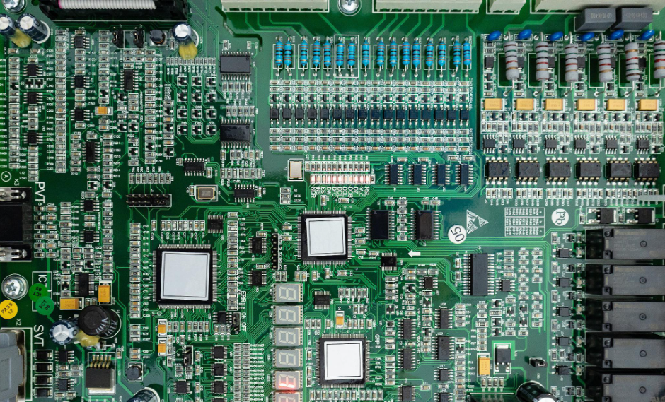 Suggested Image Placement: Add an image here of a single-layer PCB with an integrated inverted-F antenna, highlighting its placement. ALT Text: "Compact PCB antenna design on single-layer IoT board."