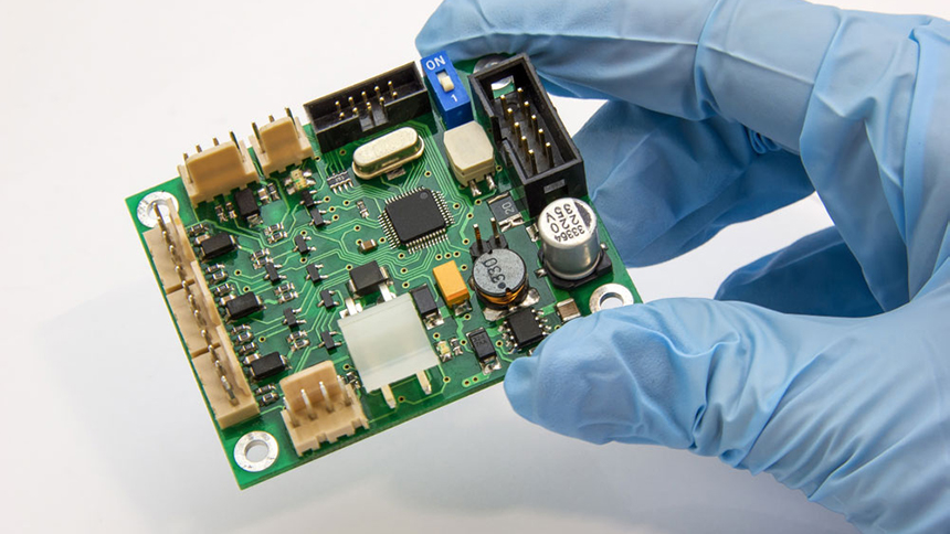 Fine-pitch components soldered on OSP-treated PCB.