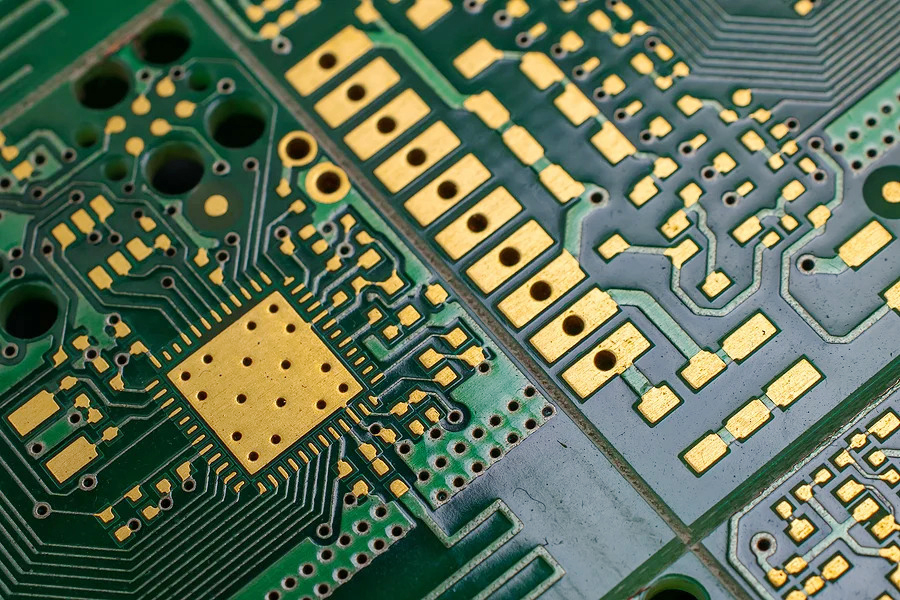 ENIG surface finish layers on high-frequency PCB