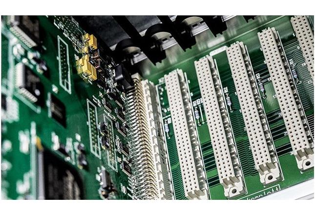 Board-to-board connector linking two PCBs in a stacked configuration.