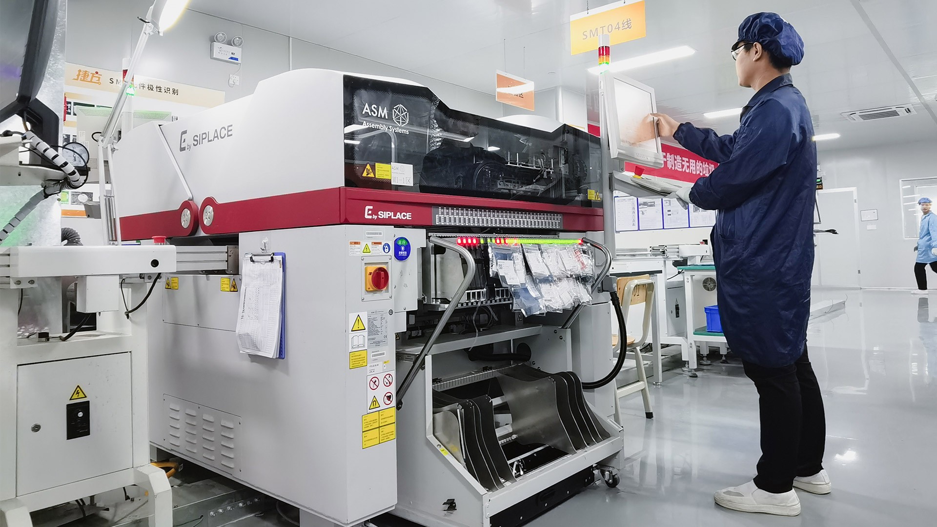 SMT PCB assembly line with automated component placement for precision manufacturing