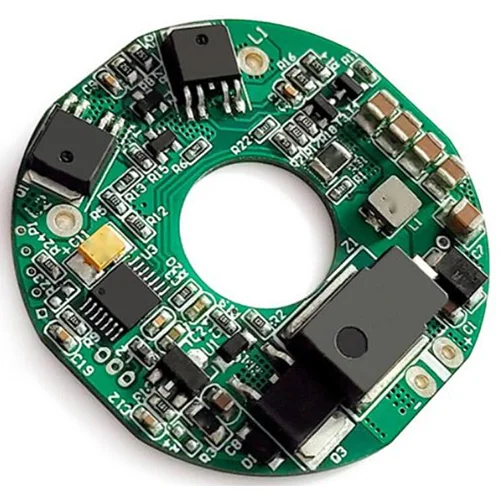 Comparison of through-hole choke vs SMT choke on PCB for compact electronics.