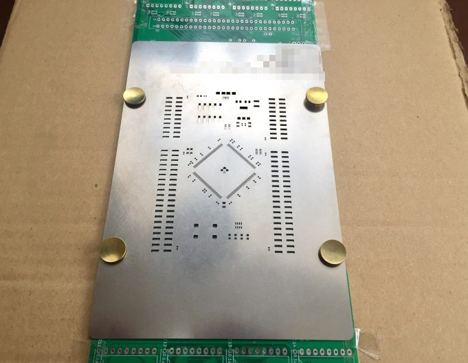 Aligning stencil over PCB using fiducial marks for solder paste printing