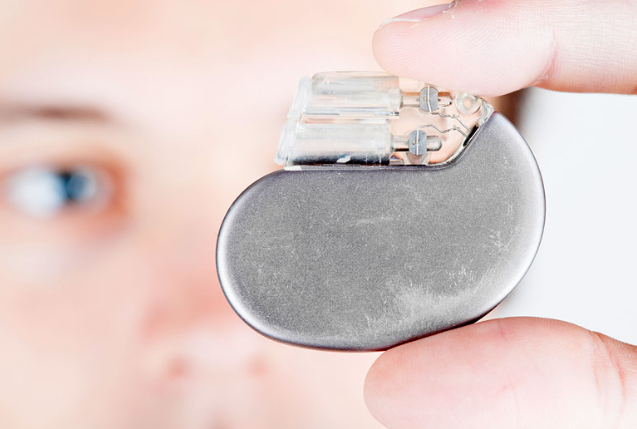 Pacemaker device with internal PCB for medical applications."