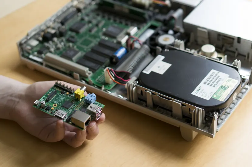 Comparison of Traditional PCB vs. HDI PCB for Miniaturization