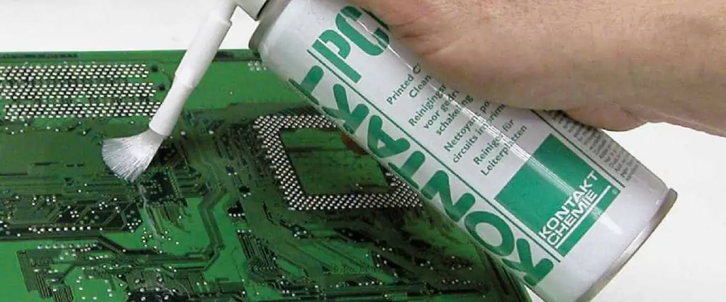 Cleaning PCBs with solvent to remove contaminants before plating