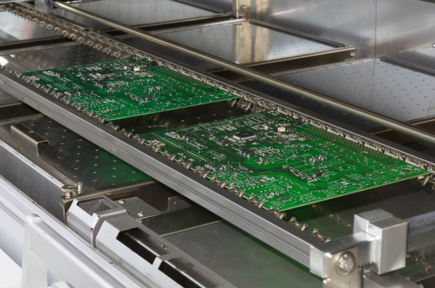 Reflow oven used in smart meter PCB reflow soldering process