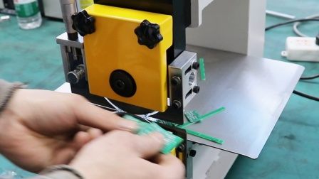 Manual depaneling of small PCB panel by hand