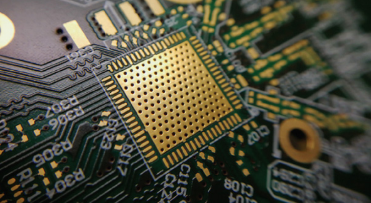 Thermal via array under a component for heat dissipation in PCB design.