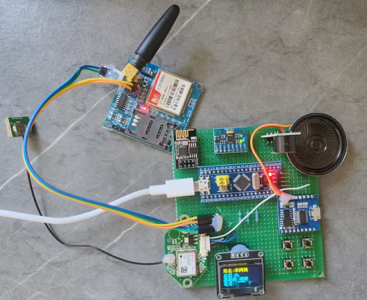 Patient monitoring device PCB layout for thermal management