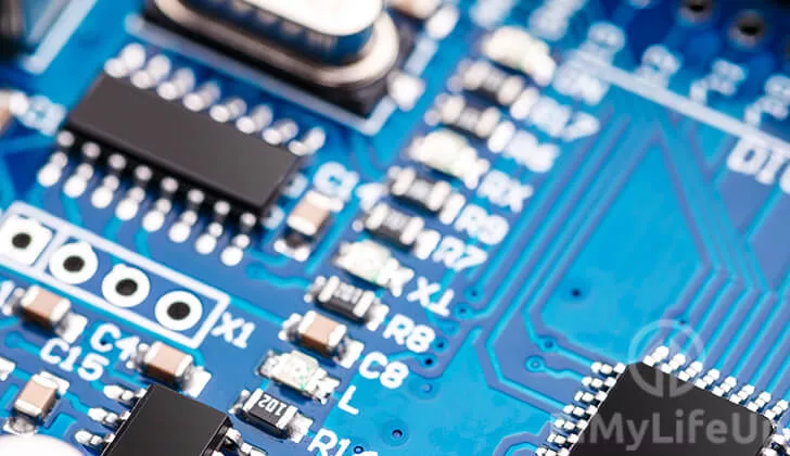 Close-up of an SMD resistor on a printed circuit board