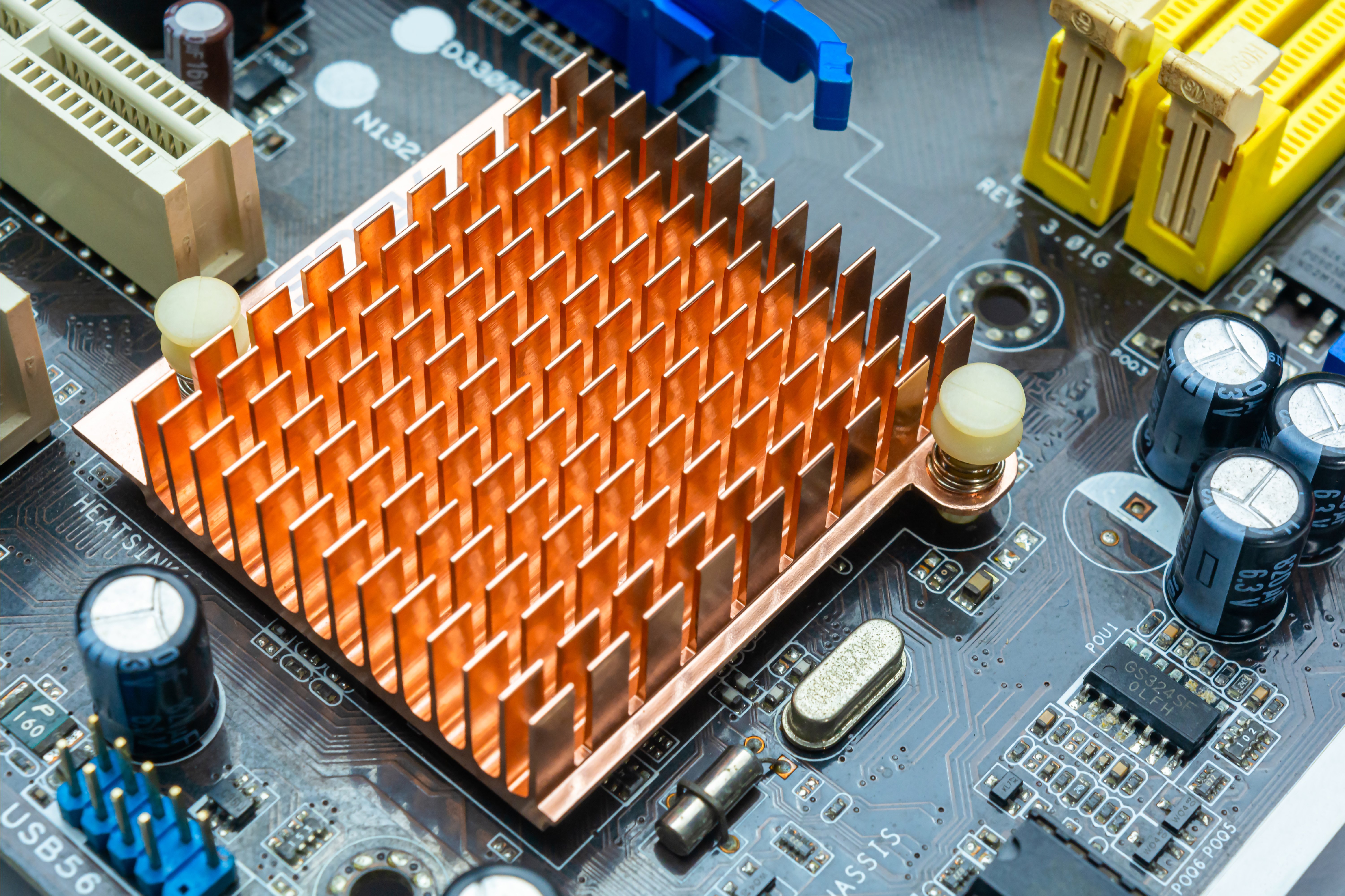 Heat sink on PCB for improving thermal performance
