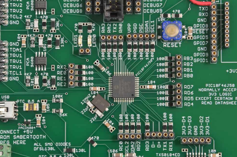 Optimized component placement on a compact PCB for edge computing.