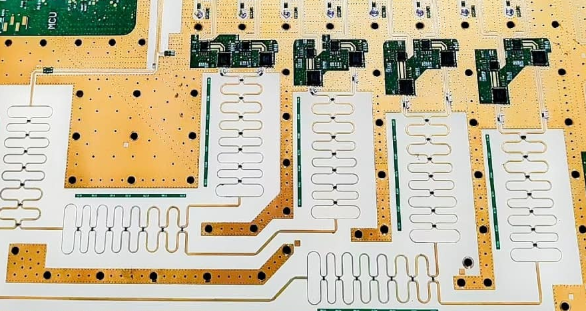 High-Frequency Signal Paths on E-Reader PCB