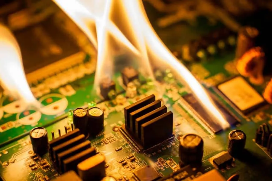 Defense PCB operating in extreme conditions for thermal management