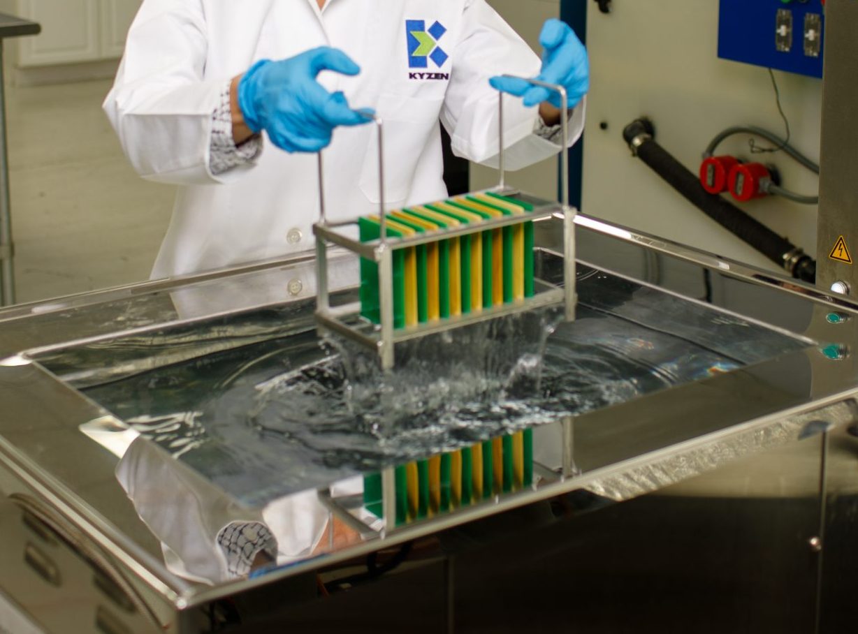 PCB immersion rinsing with ultrasonic cleaning.