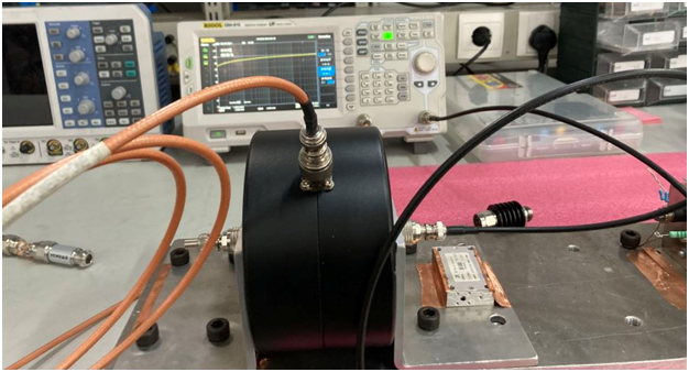 Comparison of coupling coefficients for open vs. closed-loop probes