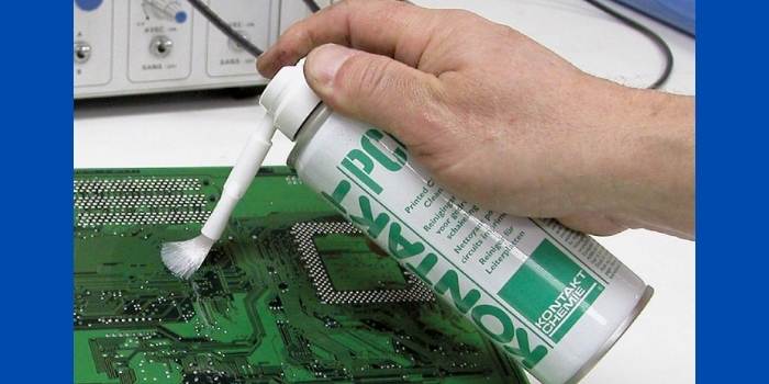 PCB surface preparation for gold plating to avoid defects.