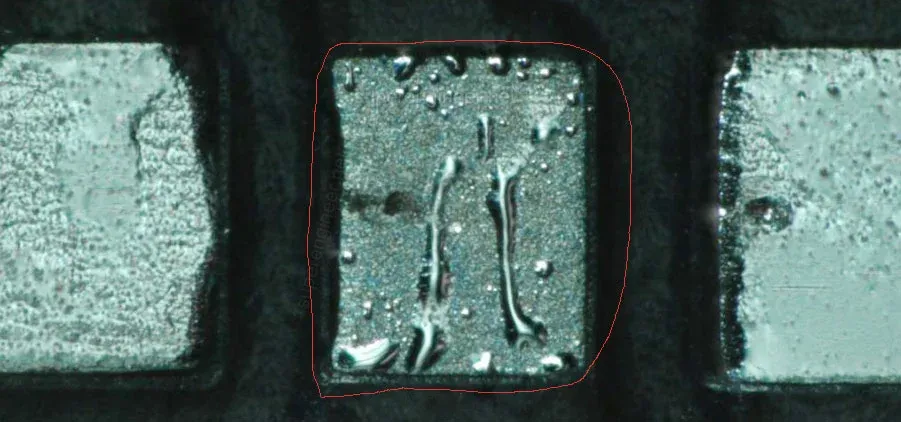 Solder Rejection: Molten solder fails to wet the pad,